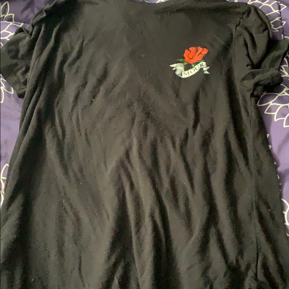 black graphic tee